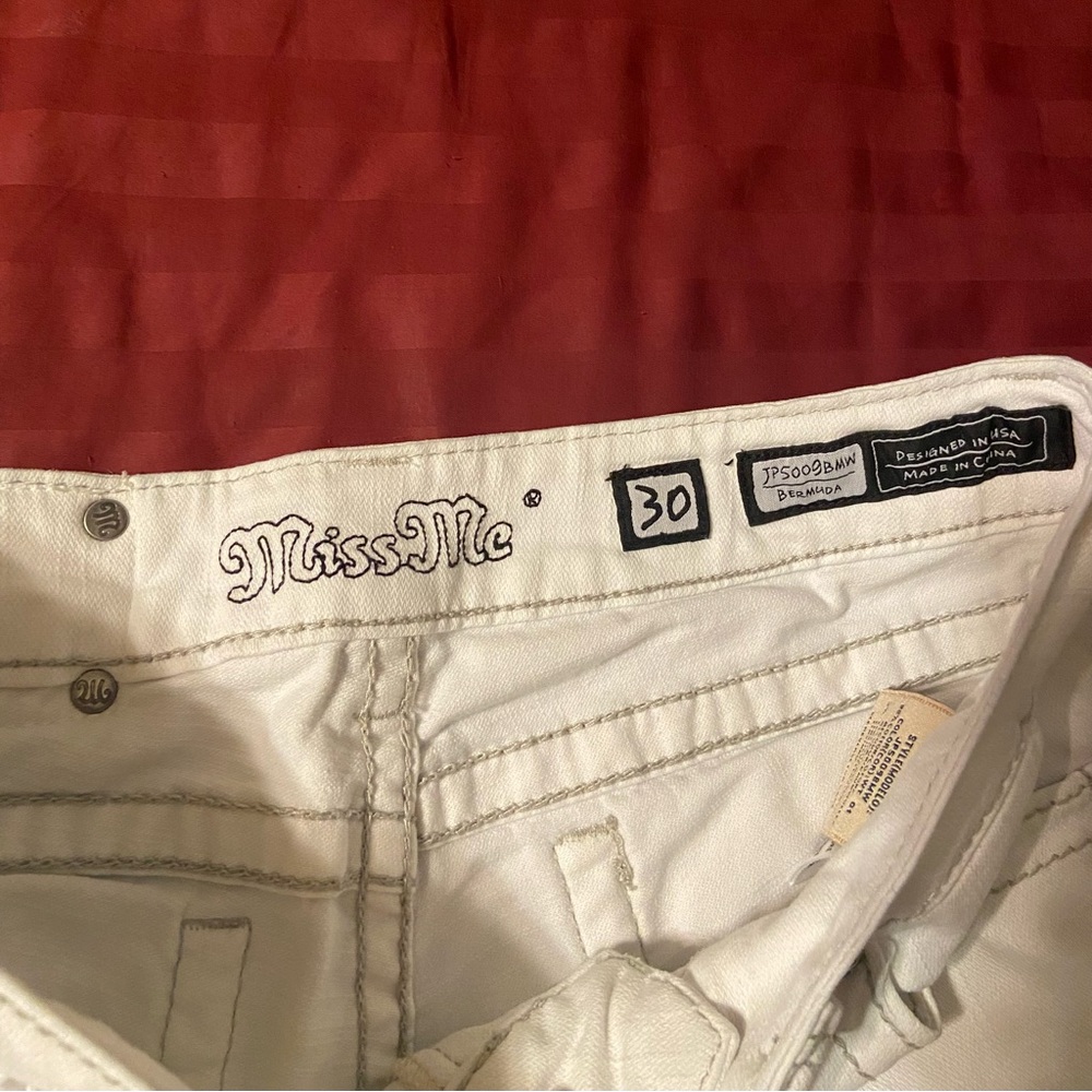 Miss Me Bermuda Cross Shorts - Picture 4 of 8